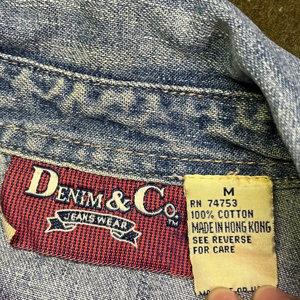 Vintage Denim & Co Shirt Womens Medium Blue Denim Snap Cropped HONG KONG 90s - Picture 7 of 8